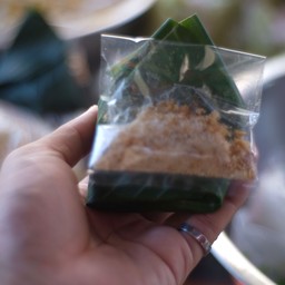 ข้าวเหนียวหน้าปลา