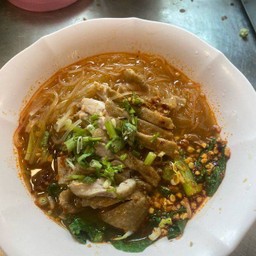 ก๋วยเตี๋ยวต้มยำเป็ดพะโล้