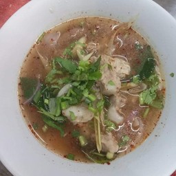 ล้านตำ ยำแซ่บปากสั่น (น้องอุ๋งอิ๋ง)