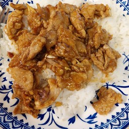 ข้าวหมูกะเทียม