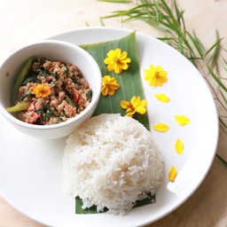 ข้าวผัดกระเพราหมูสับ