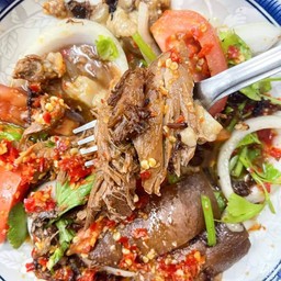 ข้าวยำขาหมู แซ่บ