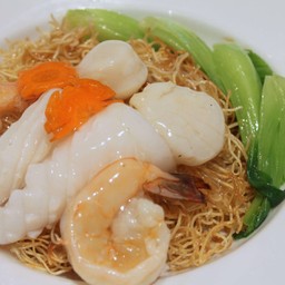 ราดหน้าทะเล บะหมี่กรอบ