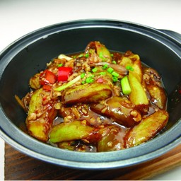มะเขือยาวอบหม้อดินใส่หมูสับ