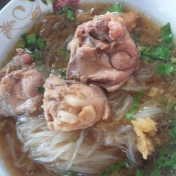 ก๋วยเตี๋ยวไก่ตุ๋น