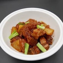 เนื้อตุ๋นหม้อดิน