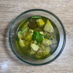 ไก่บ้านต้มขมิ้น