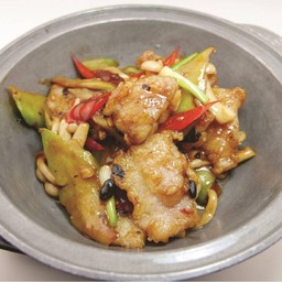 เนื้อปลาอบมะระหม้อดินซอสเต้าซี่