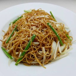 บะหมี่ผัดถั่วงอก