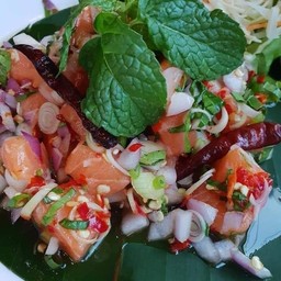 ยำแซลมอนสด