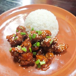 ข้าวไก่กรอบซอสกระเทียม