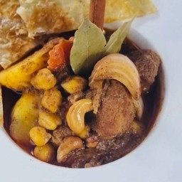 วีแกนมัสมั่นหมูอบถั่วชิกพี