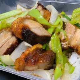 พริกหยวก หมูกรอบ