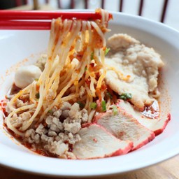 ราเมงต้มยำหมู