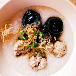 โจ๊กหมูไข่เยี่ยวม้า