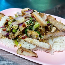 ข้าวราดหมูน้ำตก