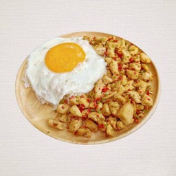 ข้าวราดไก่ชิ้นผัดพริกเกลือ(ไม่รวมไข่ดาว)