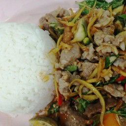 เนื้อผัดฉ่าราดข้าว