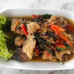 ผัดฉ่าปลาบึก