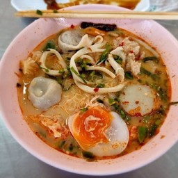 ก๋วยเตี๋ยวต้มยำปลา