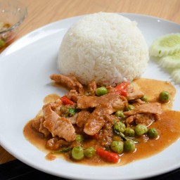 พะแนงหมูราดข้าว