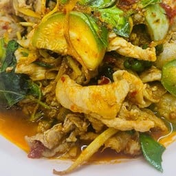 ผัดเผ็ด หมูชิ้น