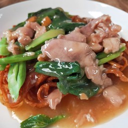 หมี่กรอบลาดหน้า