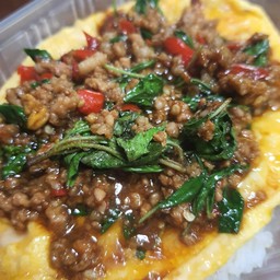 ข้าว ไข่ข้นหน้ากระเพราหมูสับ