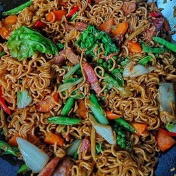 มาม่าผัดไก่