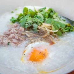 ก๋วยจั๊บเจ๊น้อง