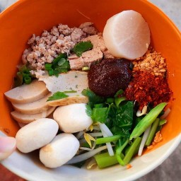 ก๋วยเตี๋ยวหมูต้มยำ