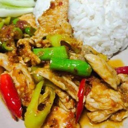 เครื่องแกงไก่ ราดข้าว