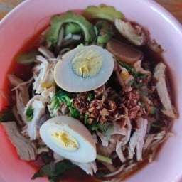 ก๋วยเตี๋ยวไก่มะระเจ้เพียงรัก