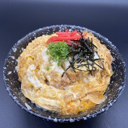 ข้าวหน้าหมูทอดทงคัตสึอบไข่
