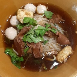 บะหมี่หมูตุ๋น