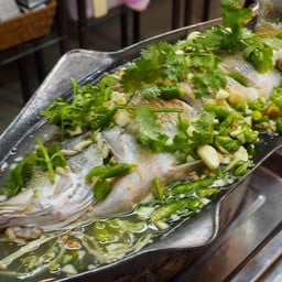 ปลากะพงนึ่งมะนาว