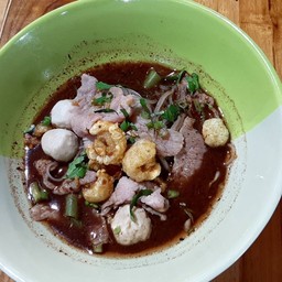ใหญ่น้ำตก
