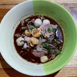 เล็กน้ำตก