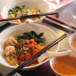 บะหมี่เกี๊ยวกุ้งเป็ดย่าง