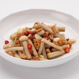 ไหลบัวผัดเต้าเจี้ยว (ไหลบัวผัดกระเทียม พริกแดงซอย ปรุงด้วยเต้าเจี้ยว โรยกุ้งกรอบ)