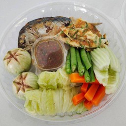 Fried Mackerel With Shrimp Paste Sauce