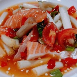 ยำหลดบัวแซลม่อน