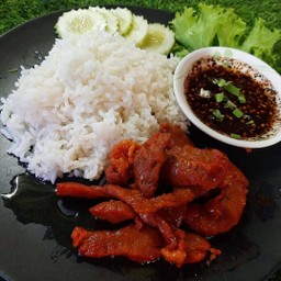 ข้าวเนื้อแดดเดียวทอด