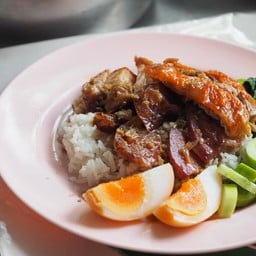 ข้าวเฉโป(หมูแดง-หทูกรอบ-กุนเชียง-เป็ดย่างราดนำเป็ด