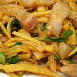 3ชั้น ทอด ผัดหน่อไม้ กล่องใหญ่