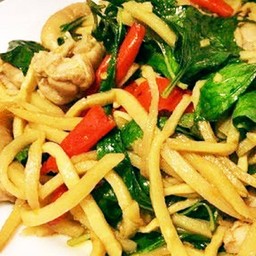 อกไก่ ผัดหน่อไม้ กล่องใหญ่