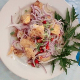 ยำไข่ดาว