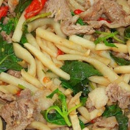 เนื้อวัว ผัดหน่อไม้ กล่องใหญ่