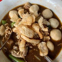 ยายติ๋ม-ตาเก๊ากว๋ยเตี้ยวเรือยุธยา งามวงค์วาน