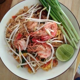 ผัดไท หอยทอด ตามสั่ง  เจ๊เนาว์